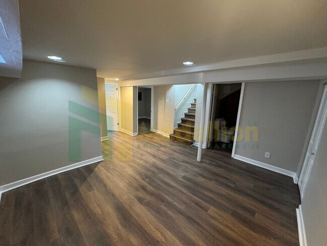 Building Photo - 9648 S Yale Ave