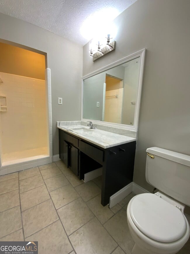 Building Photo - 692 White Bird Way