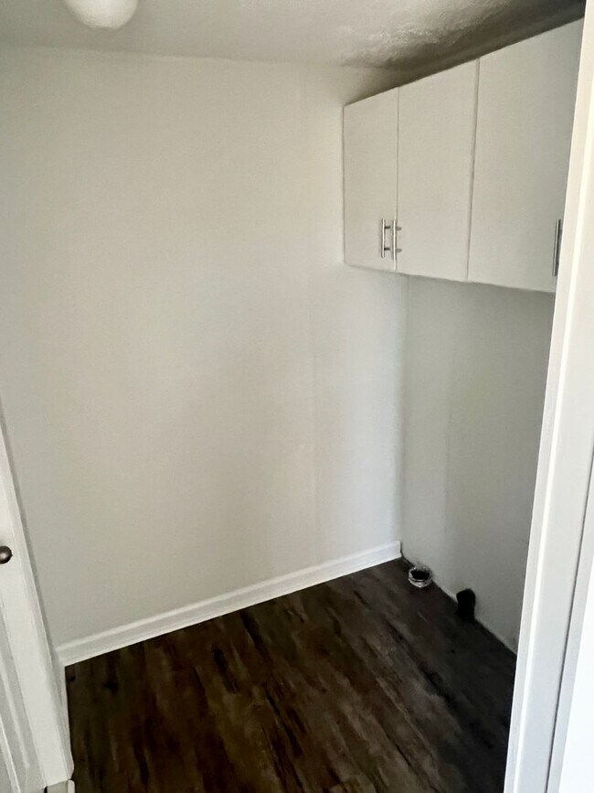 Building Photo - Move in ready!! 2BD/2BA spacious mobile home!