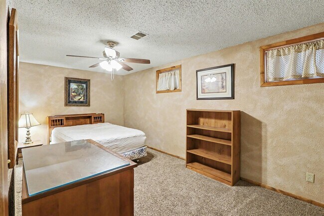 Building Photo - 2320 43rd Avenue Ct