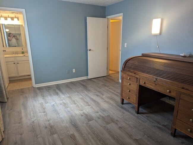 Building Photo - 2BR Condo in West Chester, **Pet Friendly-...