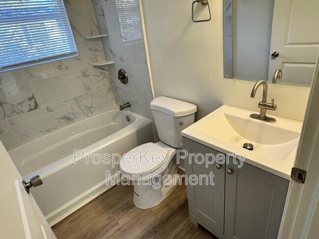 Building Photo - 4249 Lamore St