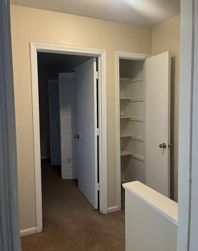 Building Photo - 111 Timber Ln