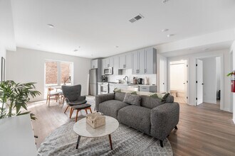 Building Photo - 521 N 41st St