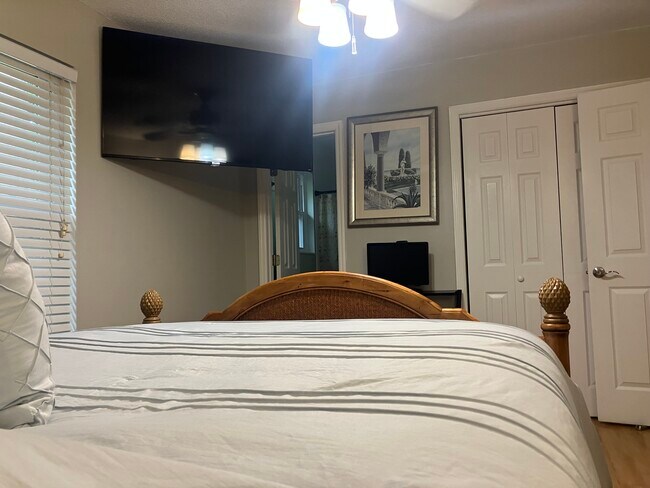 Building Photo - 1803 Salmon Dr