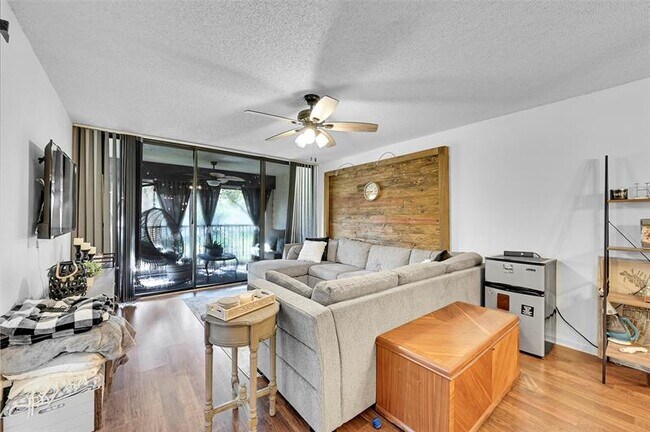 Building Photo - 8592 W Sunrise Blvd