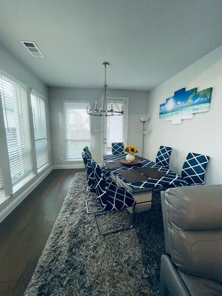 Building Photo - 15583 Crape Myrtle Rd