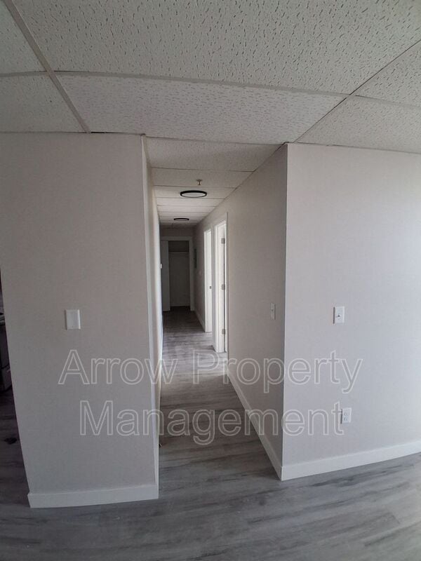 Building Photo - 731 E Crawford St