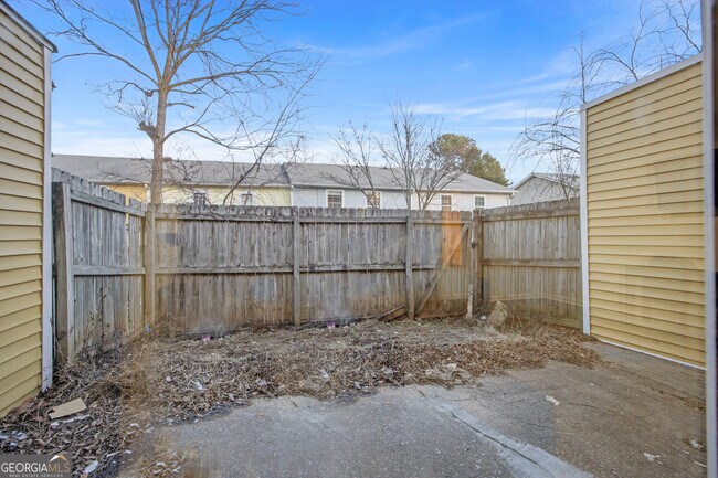 Building Photo - 2858 Spring Villa Ln