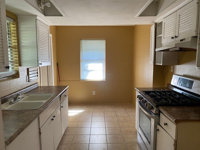 Building Photo - Freshly Renovated 3 Bedroom Home for Lease in North Shreveport