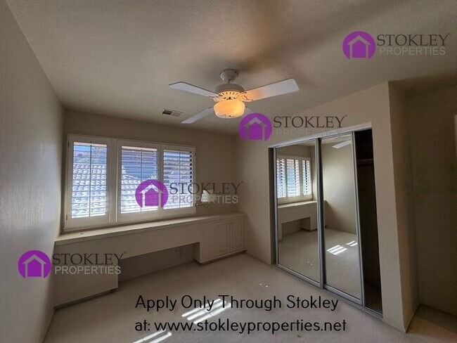 Building Photo - 270 Live Oak Dr