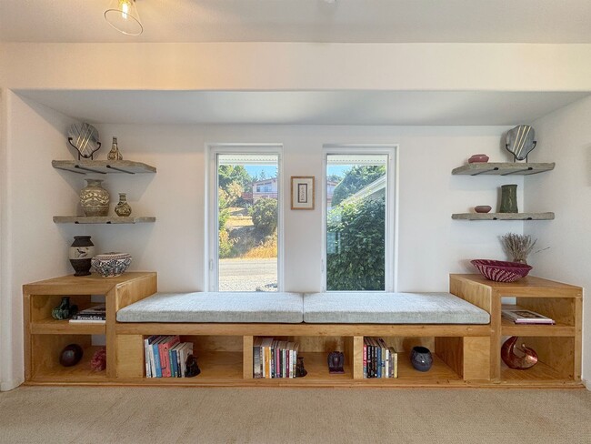 Building Photo - Stunning Home for Lease in Diamond Point