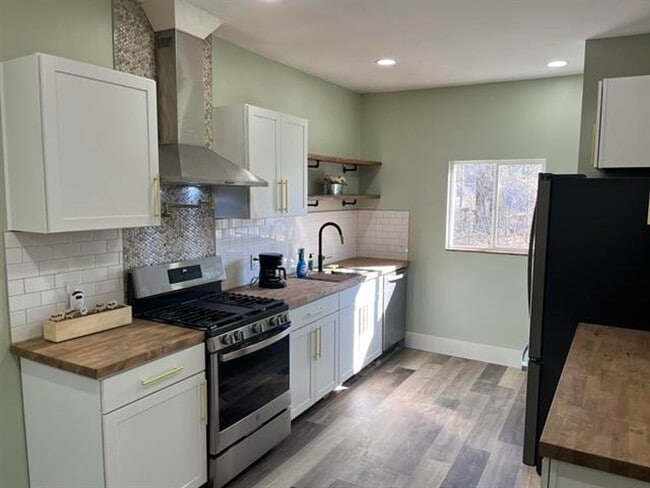 Building Photo - Questions pleas contact Joshua LaFever 501...