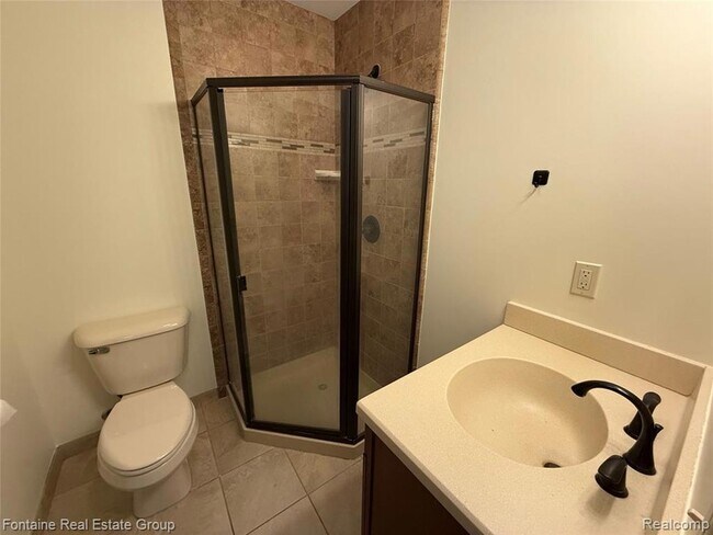 Building Photo - 107 W Grand River Ave