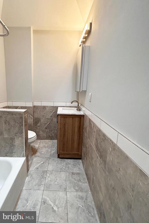 Building Photo - 6223 Hazel Ave