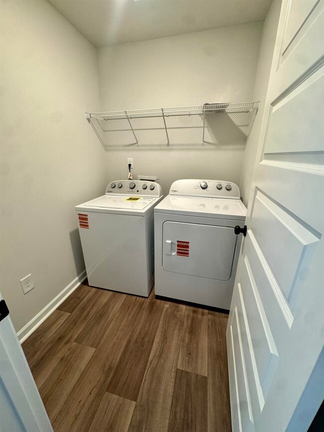 Building Photo - 1735 King Oaks Lp