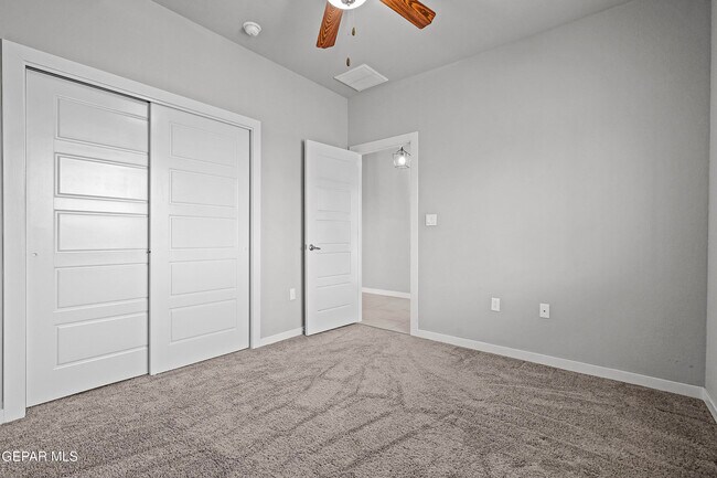 Building Photo - 6981 Black Mesquite Dr