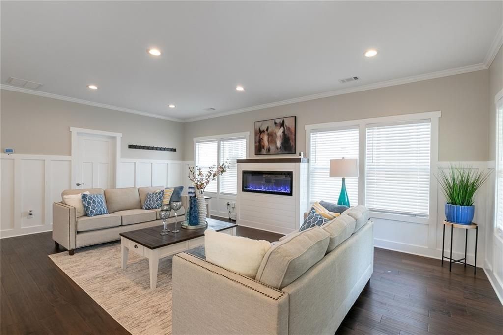 Building Photo - 202 Haygood Ave SE