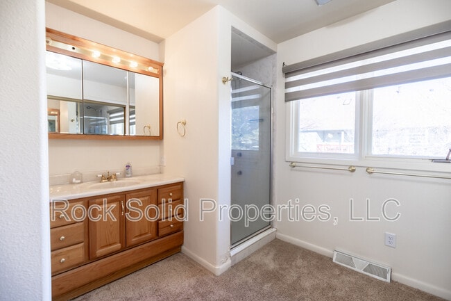 Building Photo - 1308 Green Acres Ct