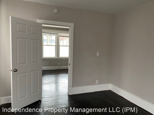 Building Photo - 3 br, 1 bath House - 22 Glen Este Pl,