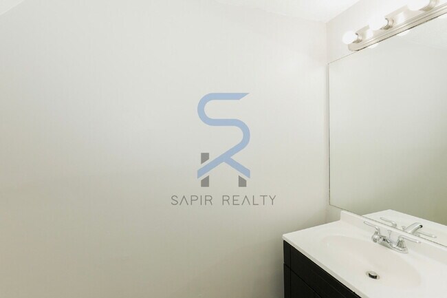 Building Photo - Modern All-Electric Comfort – 2BR/1.5BA at Wellington Chase Court