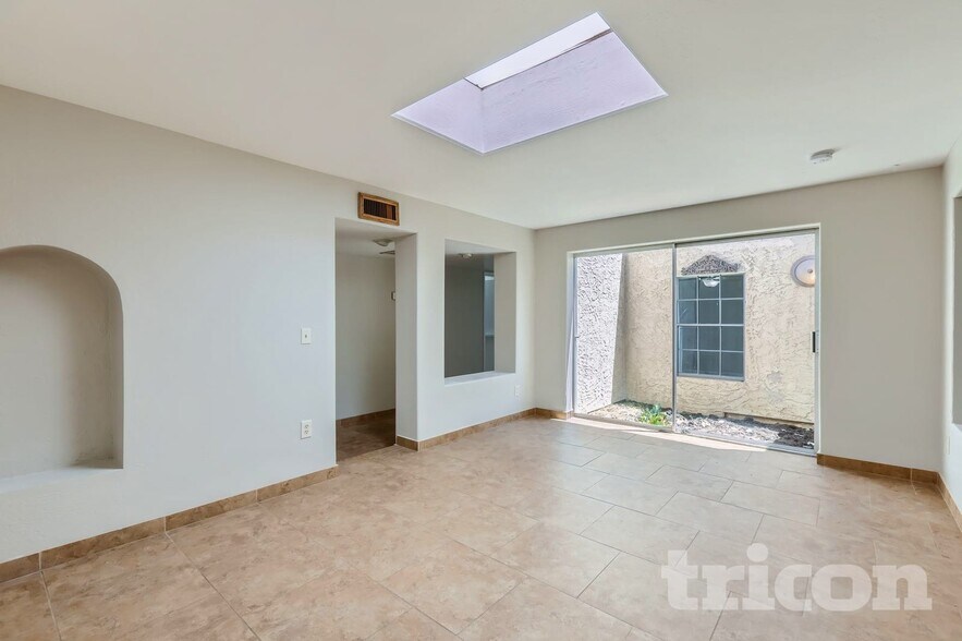 Building Photo - 3031 W Mercer Ln