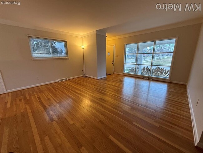 Building Photo - 1204 Montrose Ave