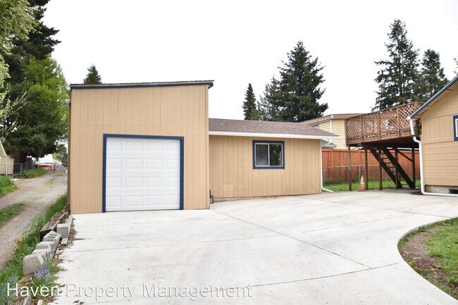 Building Photo - 3 br, 2 bath House - 1731 S 42nd St