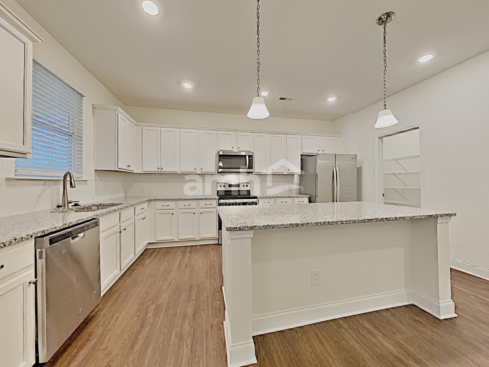 Building Photo - 119 Everett Park Dr