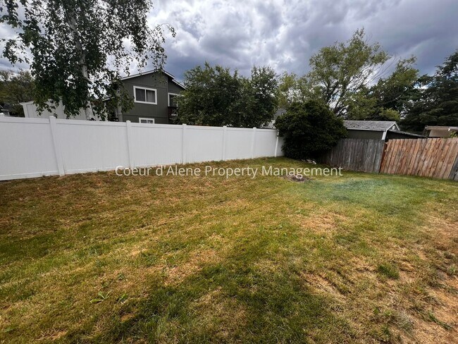 Building Photo - Updated 3 bed house in Davis Park
