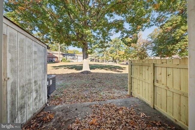 Building Photo - 1508 Stowmarket Ct