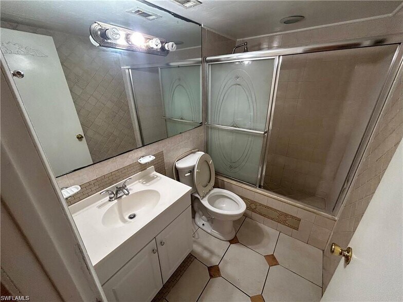 Building Photo - 2827 Jackson St