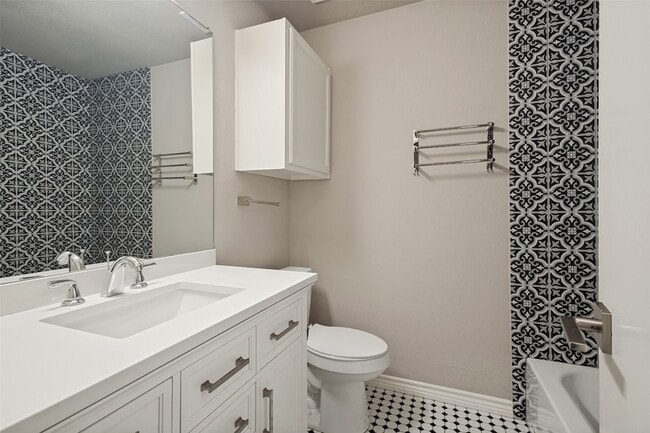 Building Photo - 945 Ramblewood Dr