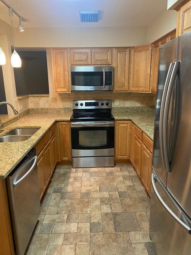 Kitchen - 19925 Lorain Rd