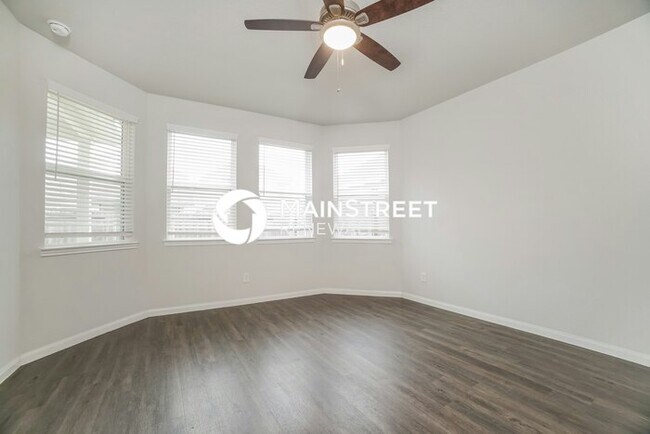 Building Photo - 4 Bedroom Pet-Friendly Home in HUMBLE, TX with Main Street Renewal