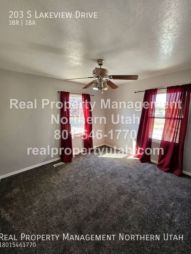 Building Photo - Darling 3 Bedroom Home in Clearfield