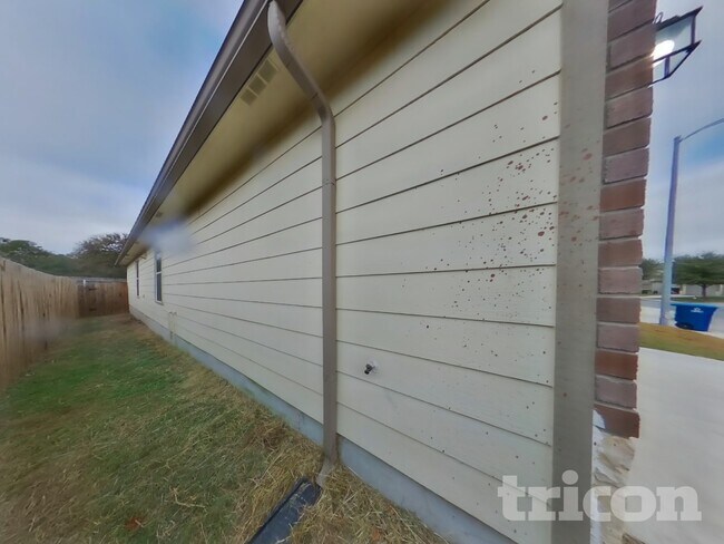 Building Photo - 13271 Cipresso Palco