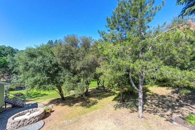 Building Photo - 23986 Oakmont Way