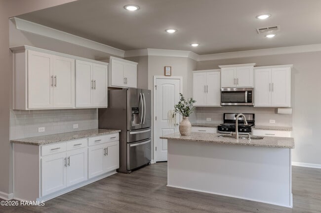 Building Photo - 119 Deer Lake Ln