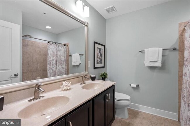 Building Photo - 722 Crown Park Ave