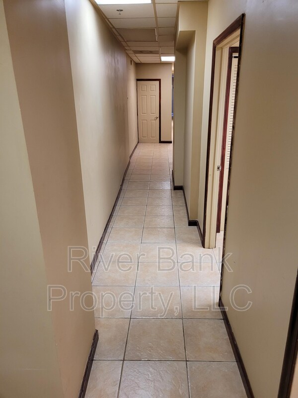 Building Photo - 33 Mill St