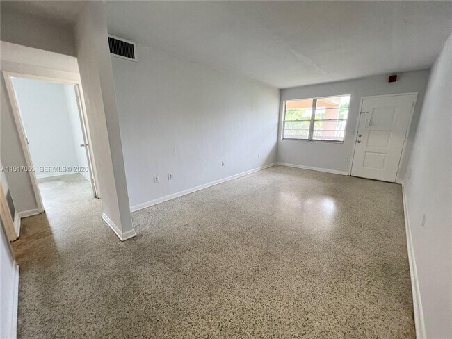 Building Photo - 675 SW 7th Ave