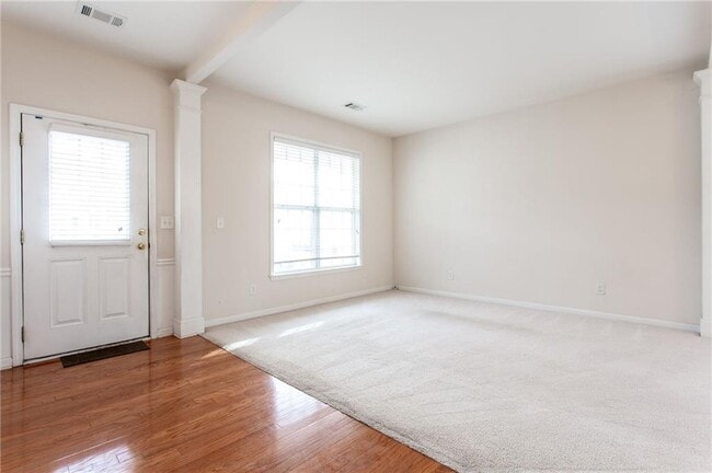 Building Photo - 910 Wendlebury Ct