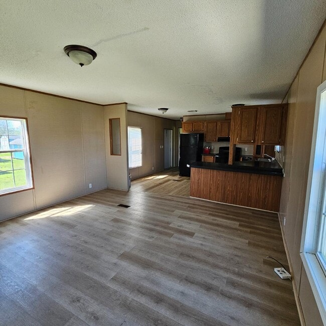 Building Photo - 318 St Charles Bypass