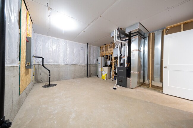 Building Photo - 1121 Dorothy Ln