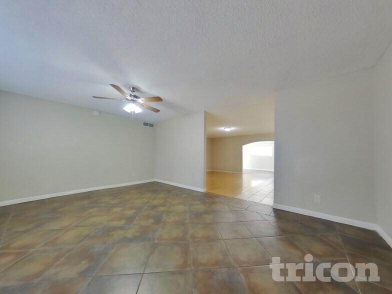 Building Photo - 3613 W Oakland St