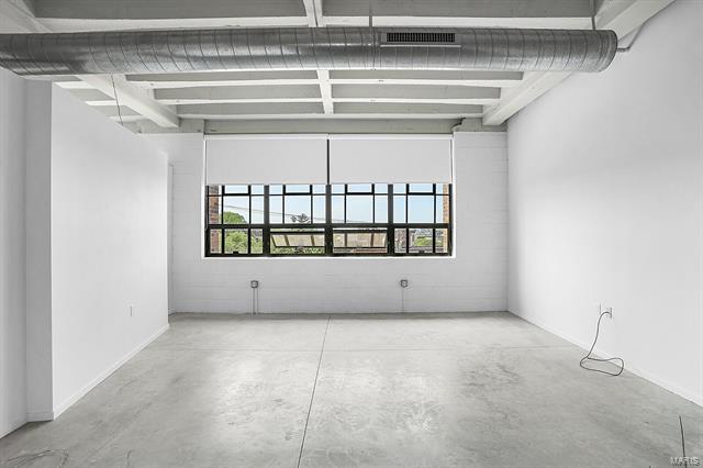 Building Photo - 2319 Chouteau Ave