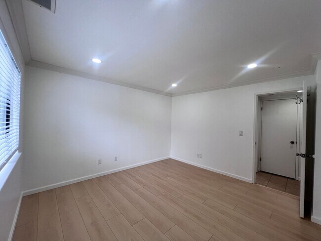 Building Photo - STUNNING 1BD/1BA TOWNHOUSE IN FREMONT CA!!!!