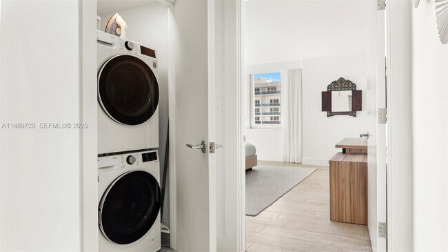 Building Photo - 102 24th St