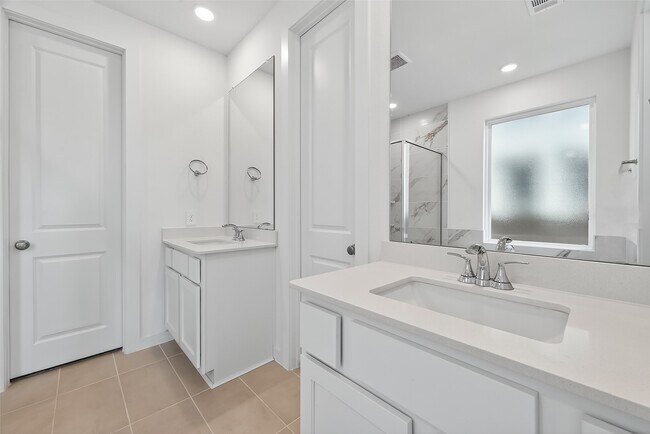 Building Photo - 3238 Kindred Wy